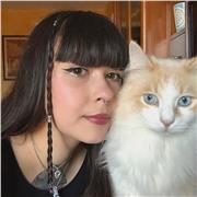 Laureata in Lingue per la comunicazione interculturale offre lezioni di lingua inglese e lingua italiana per stranieri